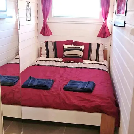 Quirky Park - Pool, Hot Tub, Cold Plunge, Sauna And Exclusive Party Vakantiehuis *