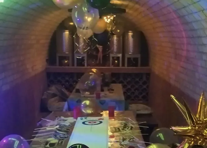 Quirky Park - Pool, Hot Tub, Cold Plunge, Sauna And Exclusive Party Semesterbostad *